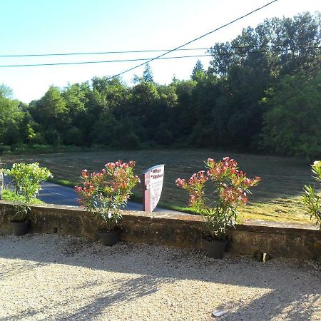 Le Village Des Glycines Carsac-Aillac Exterior photo